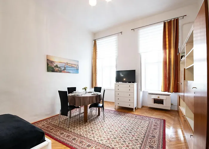 Very - Simple - Easy Sleep * 布达佩斯