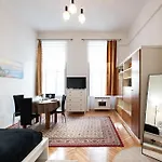 Very - Simple - Easy Sleep Apartment *