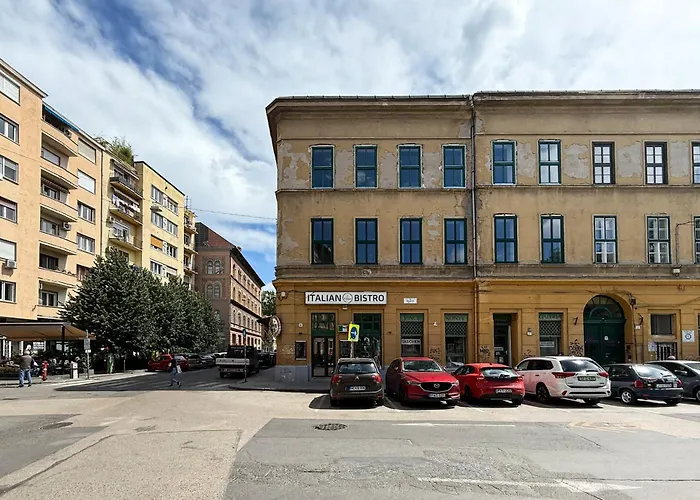 Very - Simple - Easy Sleep Apartament