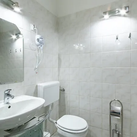 Lejlighed Very - Simple - Easy Sleep Budapest